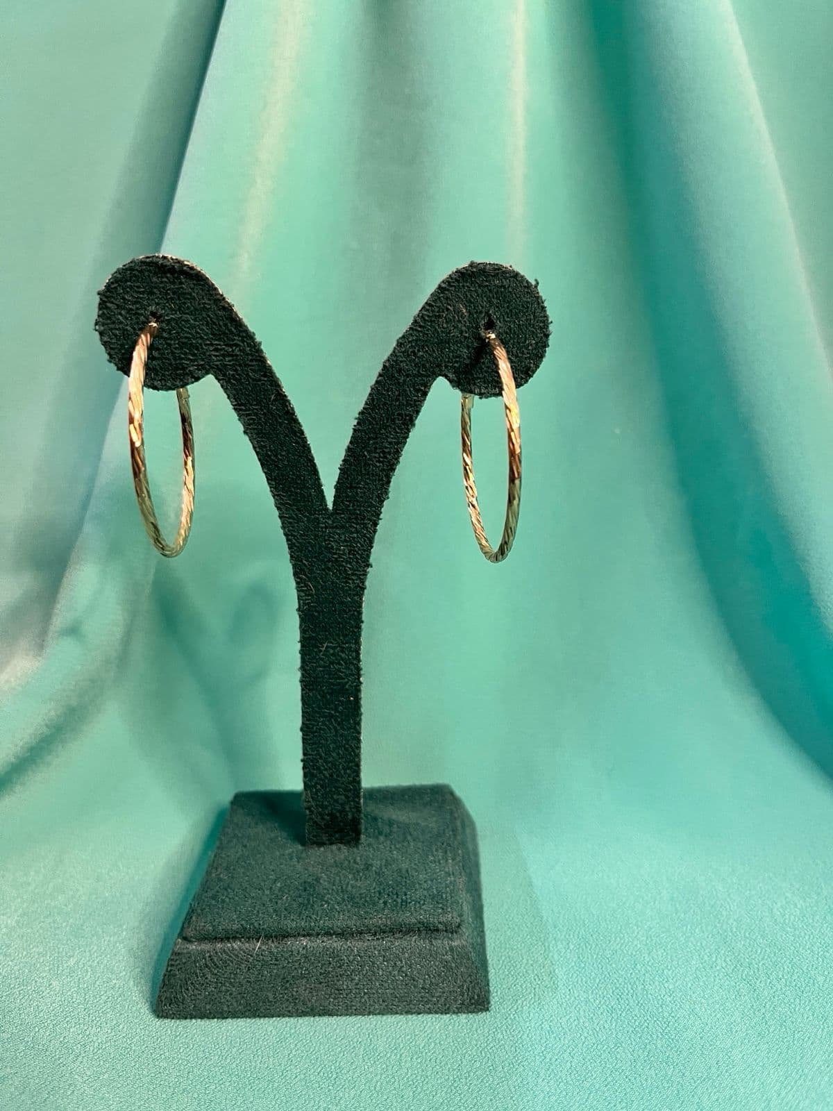 Light weight trendy daily wear hoops alternate