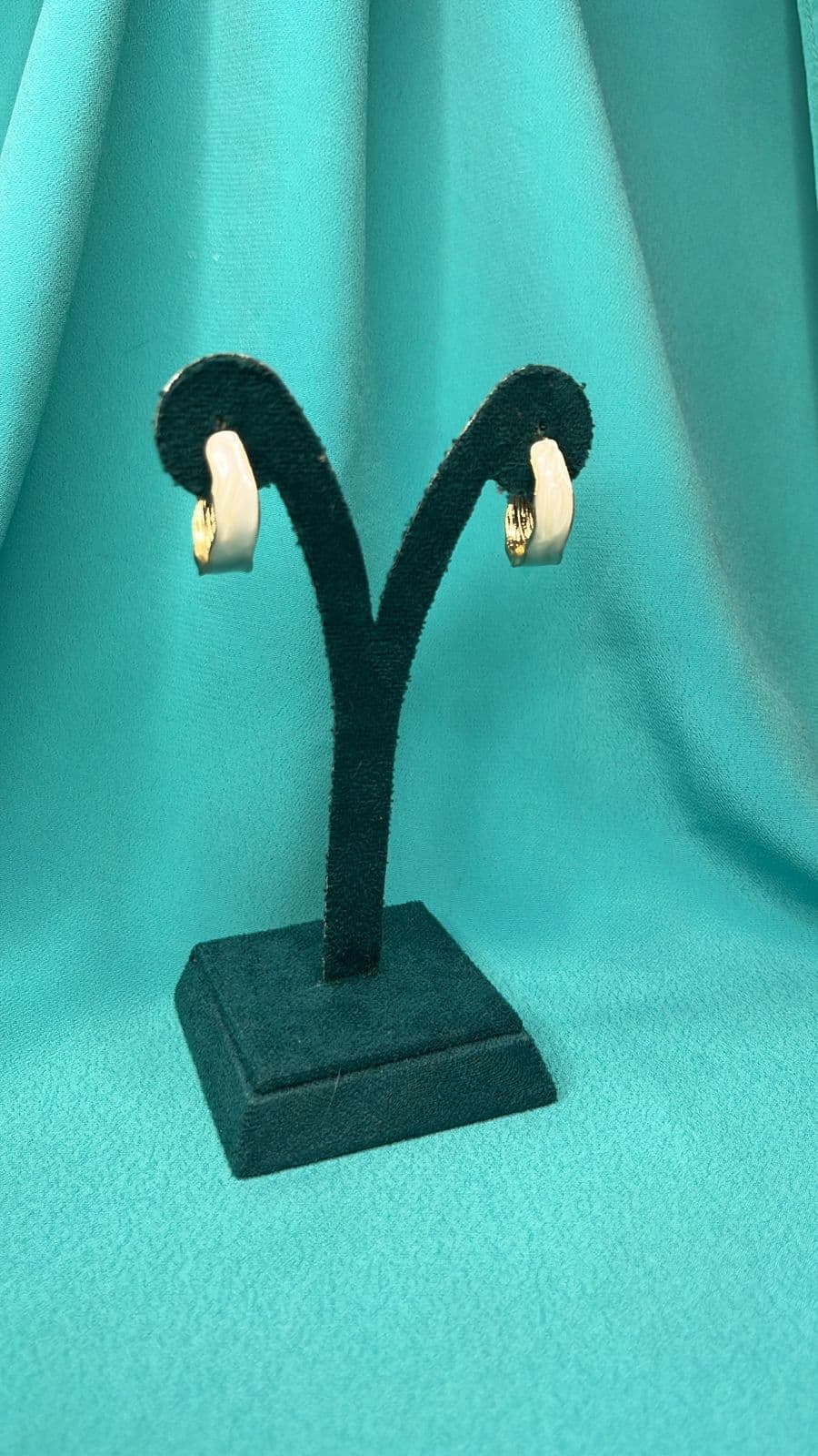 Light weight trendy daily wear hoops alternate